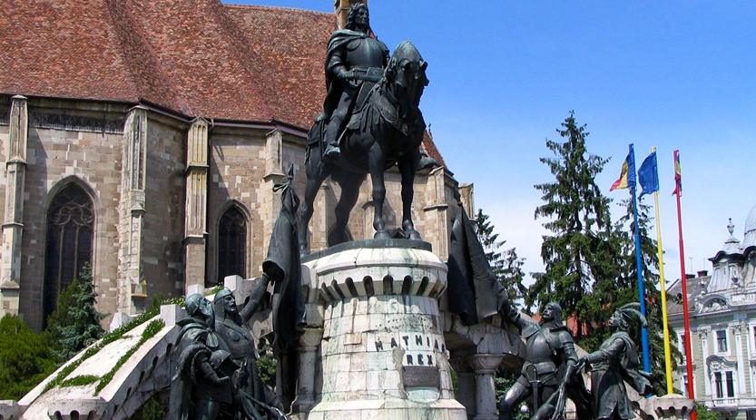 Touring Romania in motorhome - Matei Corvin statue